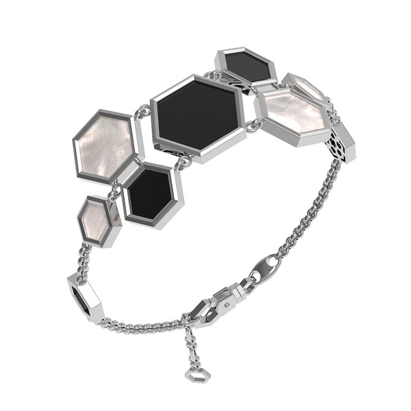 Браслет из белого золота c ониксом и перламутром