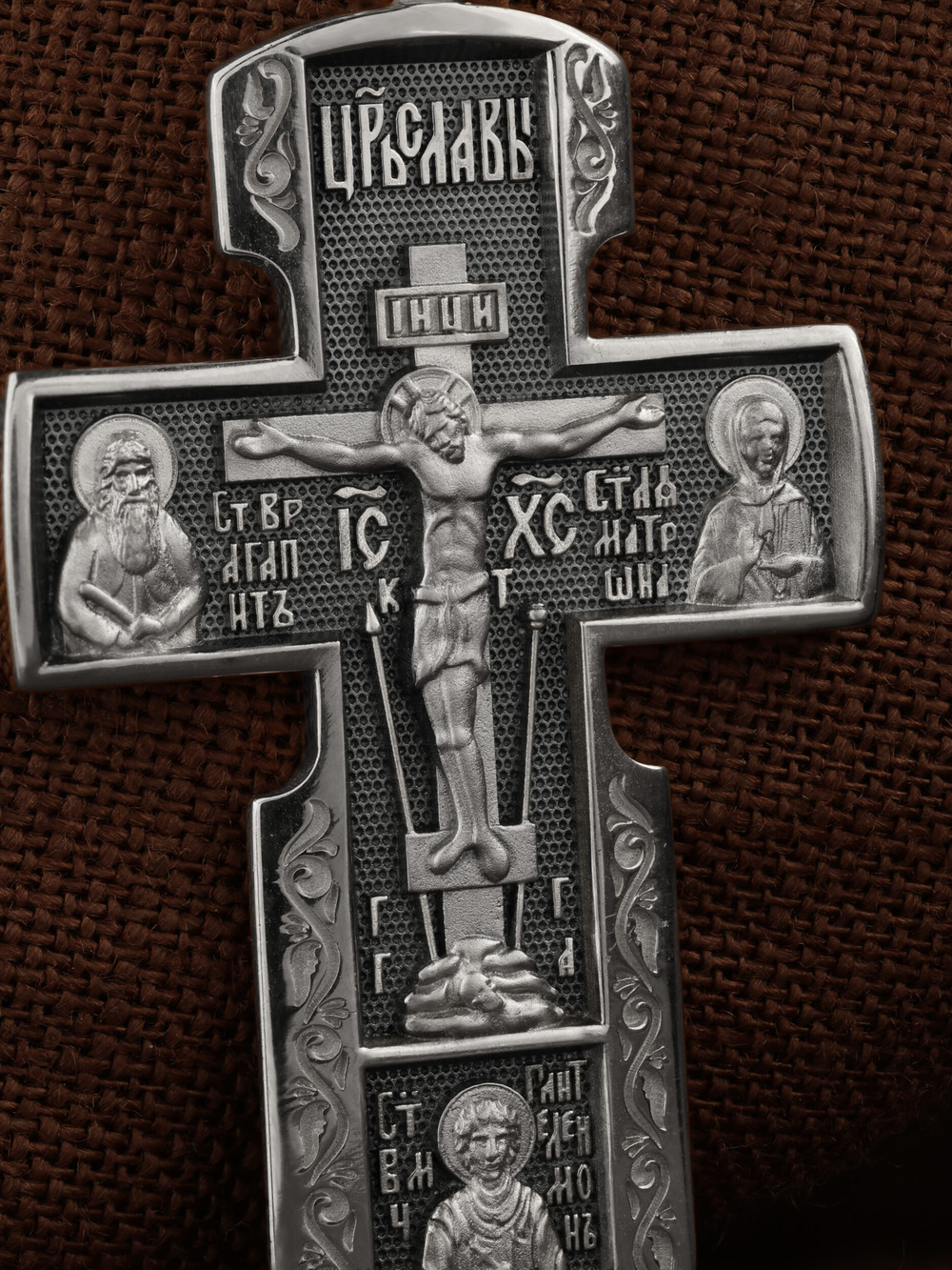 Крест из белого золота