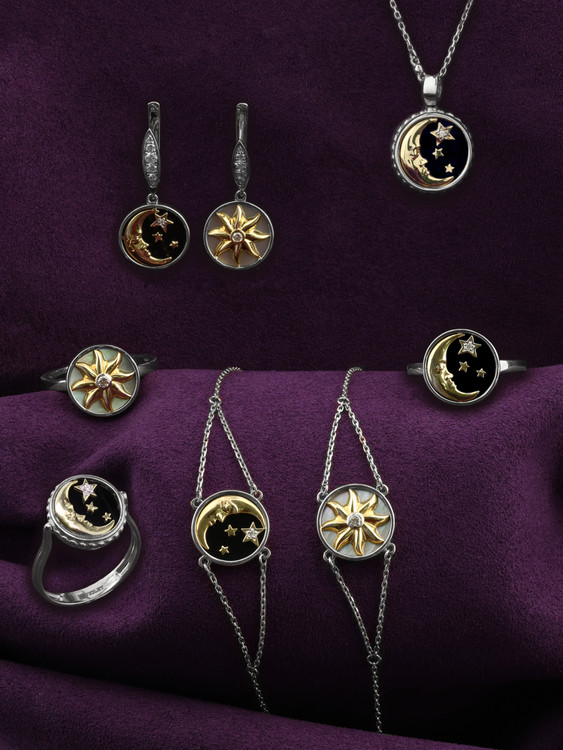 Колье из белого золота c бриллиантами, ониксом и перламутром