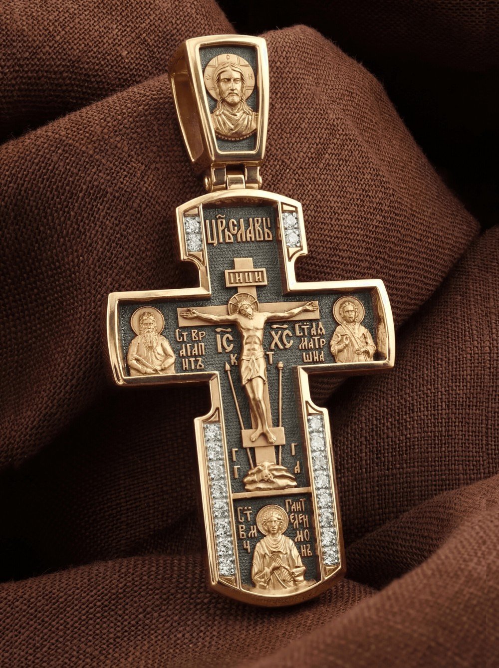 Крест из золота c бриллиантами