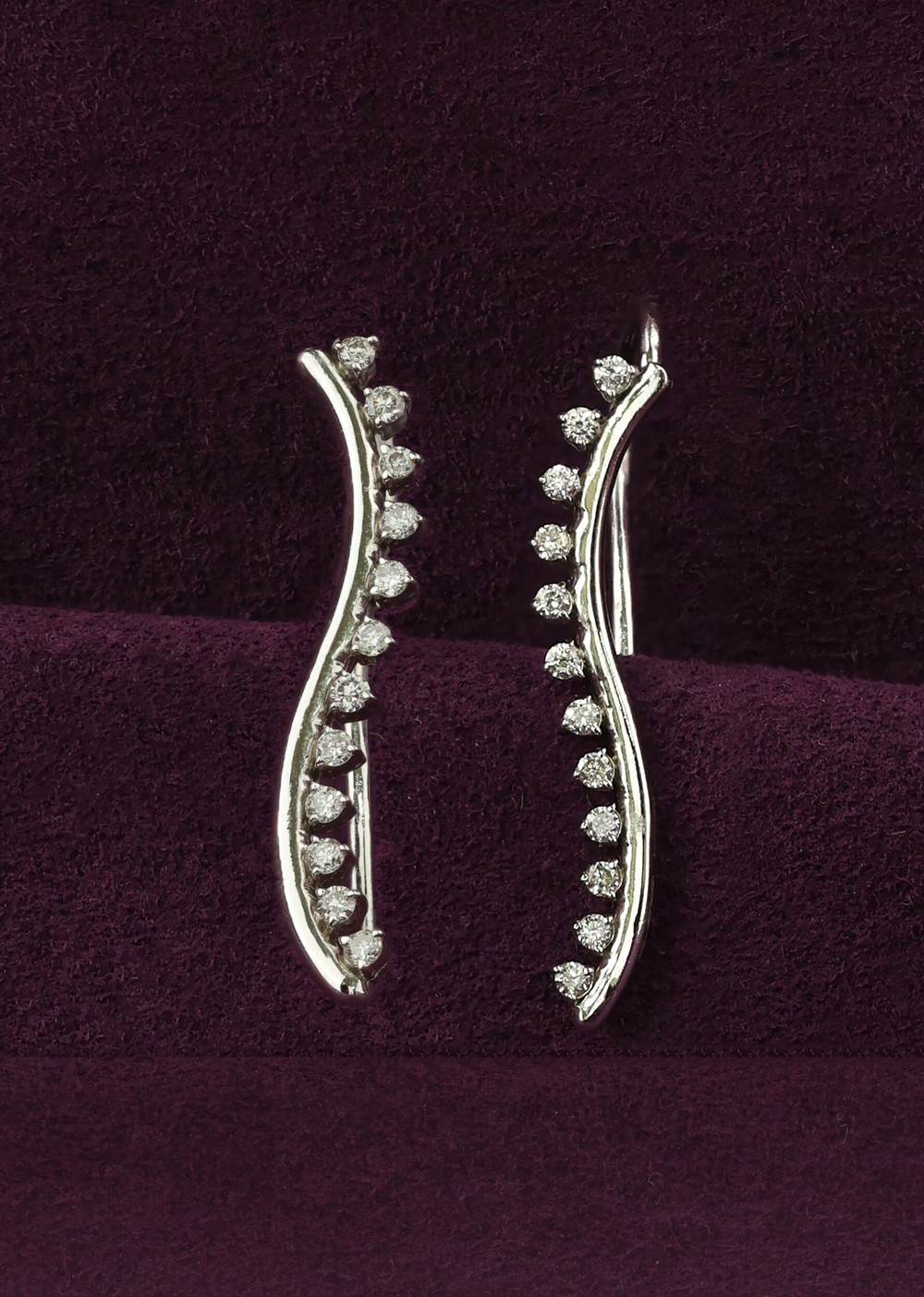 Серьги из белого золота c бриллиантами