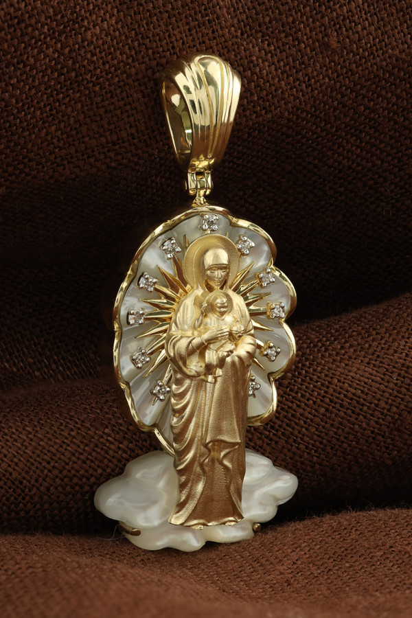 Образок из лимонного золота c бриллиантами и перламутром