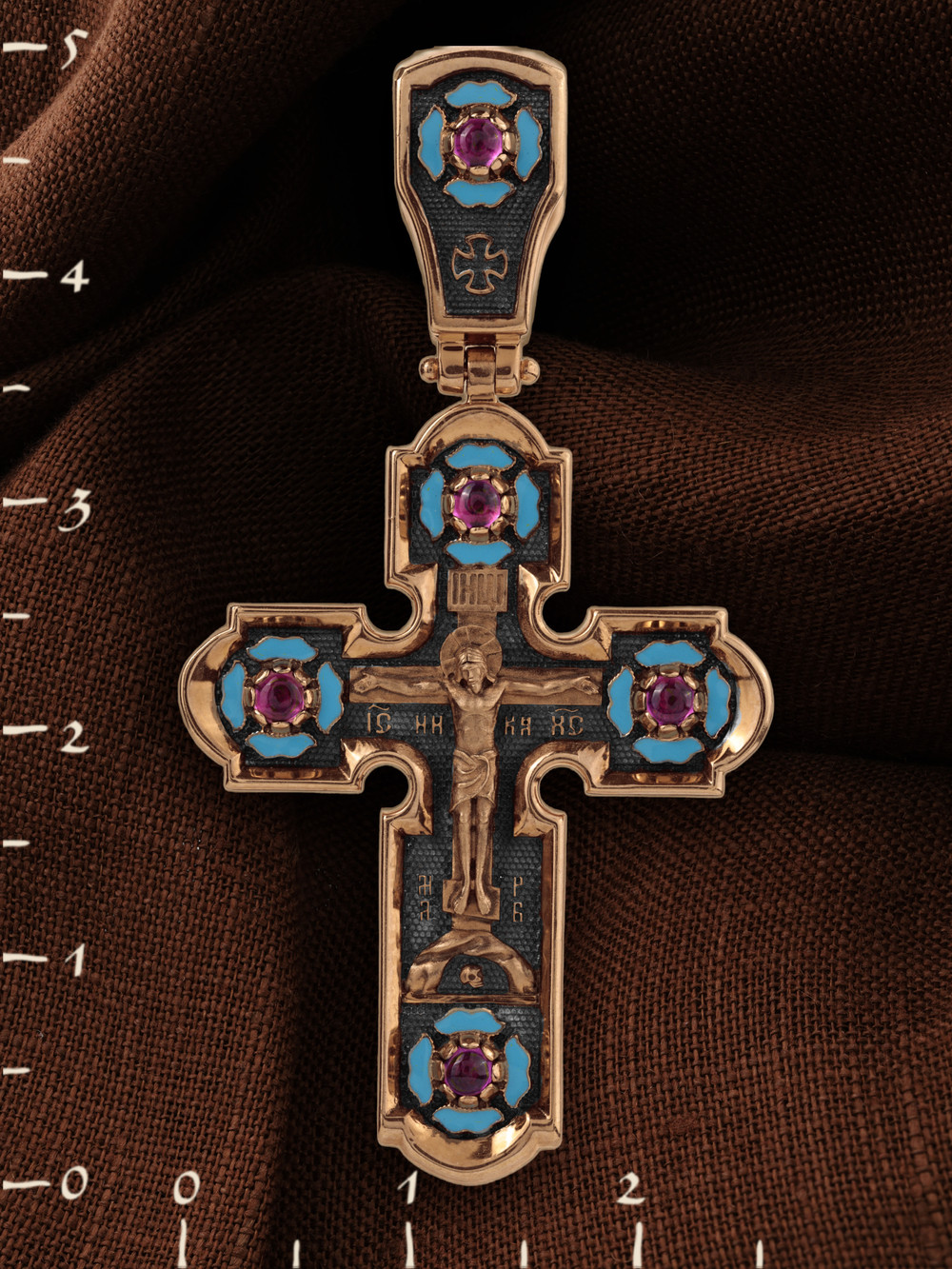 Крест из золота c эмалью и рубином