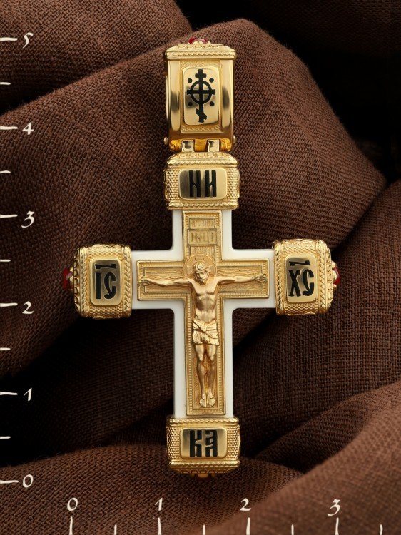 Крест из лимонного золота c эмаль , рубином и бивнем мамонта