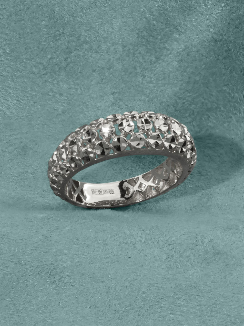 Кольцо из белого золота