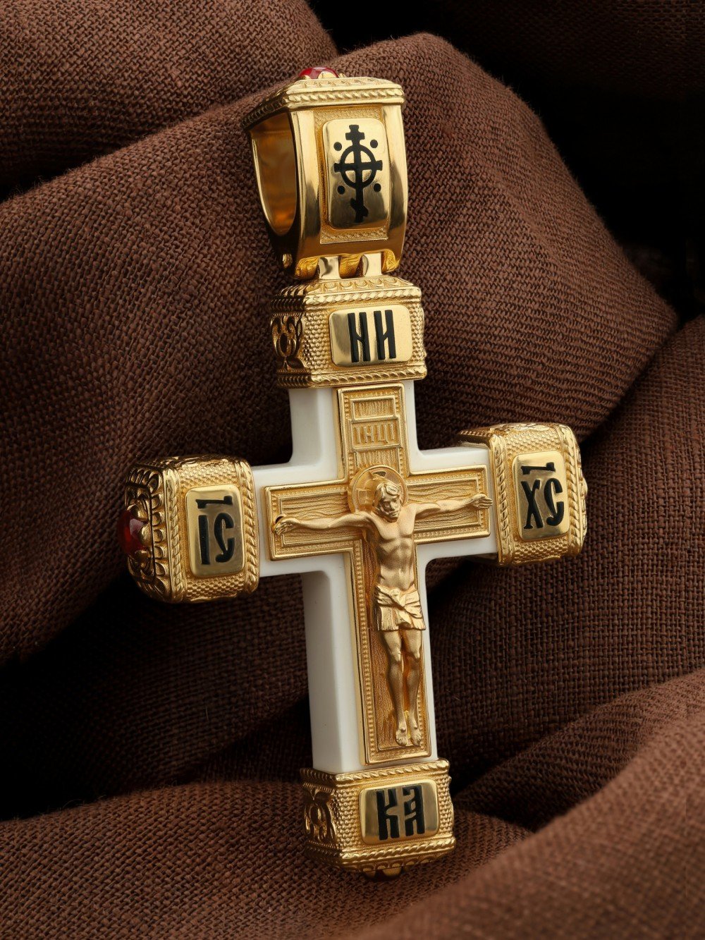 Крест из лимонного золота c эмаль , рубином и бивнем мамонта