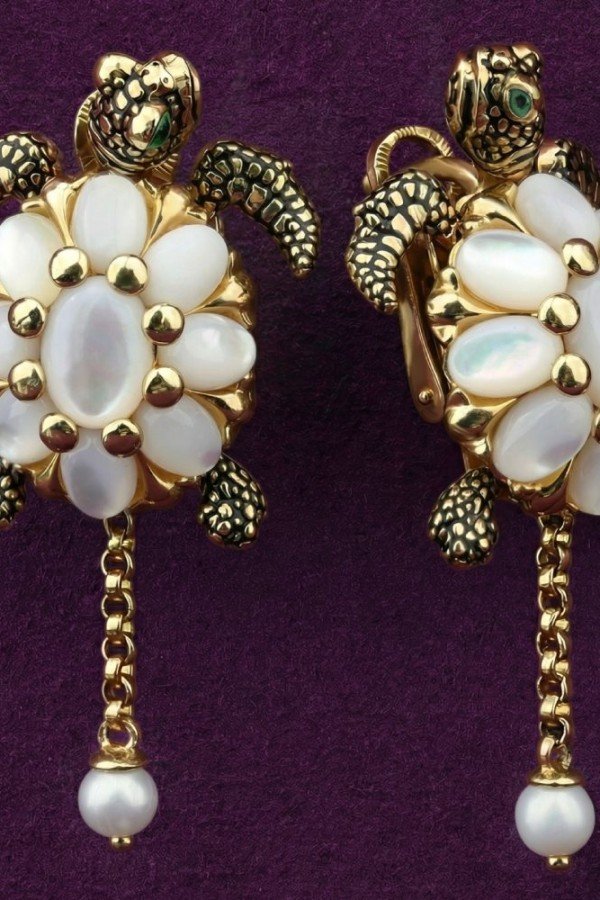 Серьги из лимонного золота c эмаль , жемчугом и перламутром