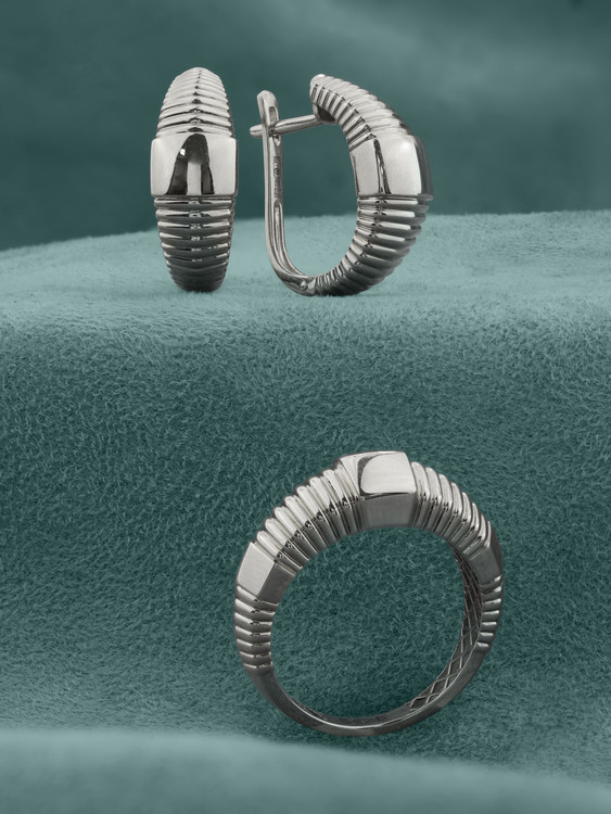 Кольцо из белого золота