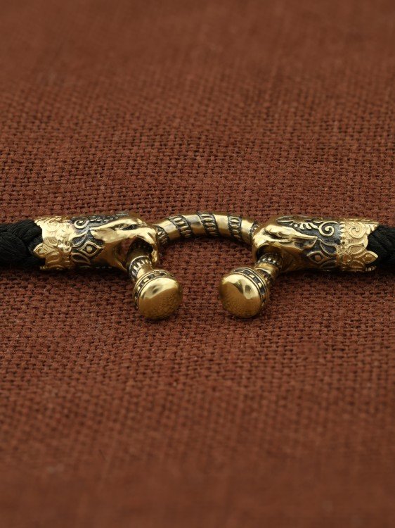 Шнурок шёлковый из лимонного золота c шёлковым шнурком