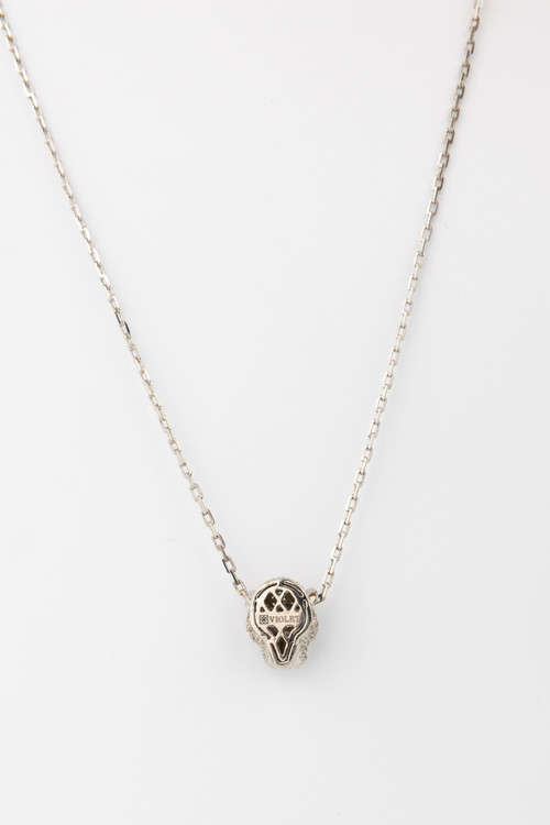 Колье из белого золота c бриллиантами и изумрудом