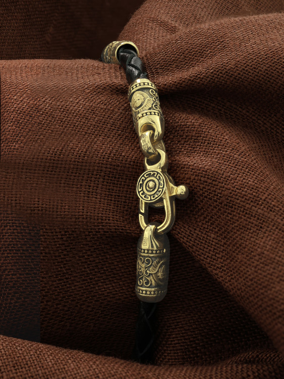 Браслет из лимонного золота c кожаным шнурком