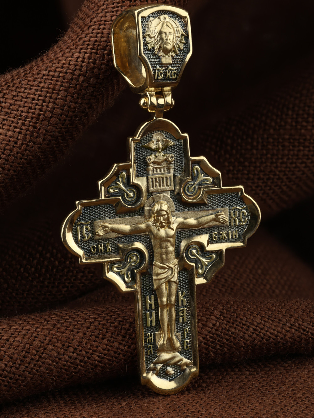 Крест из лимонного золота