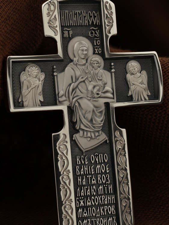 Крест из белого золота