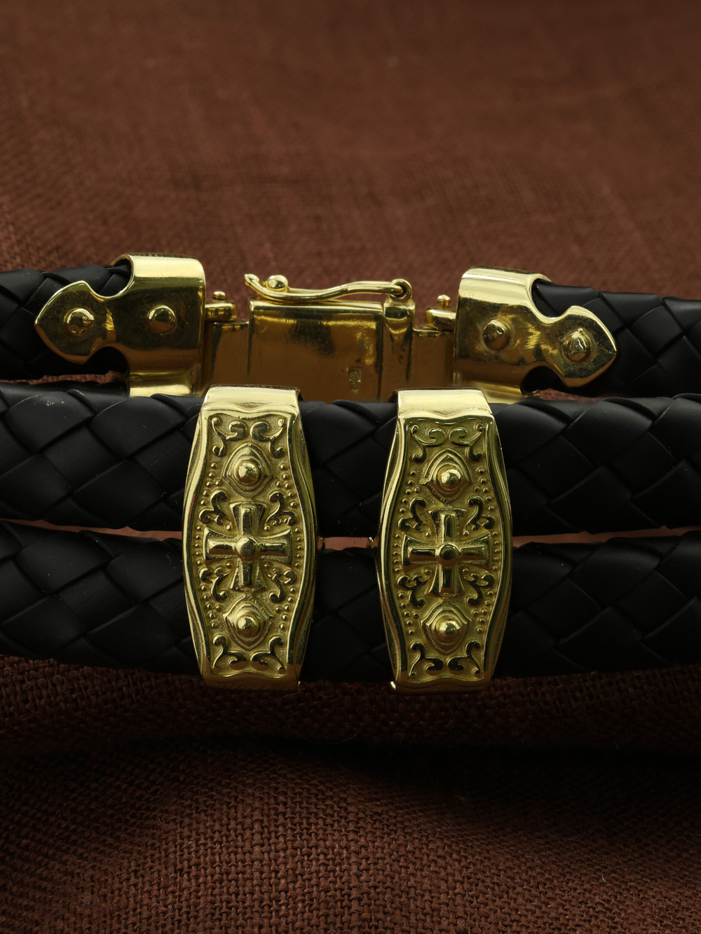 Браслет из лимонного золота c шнурком