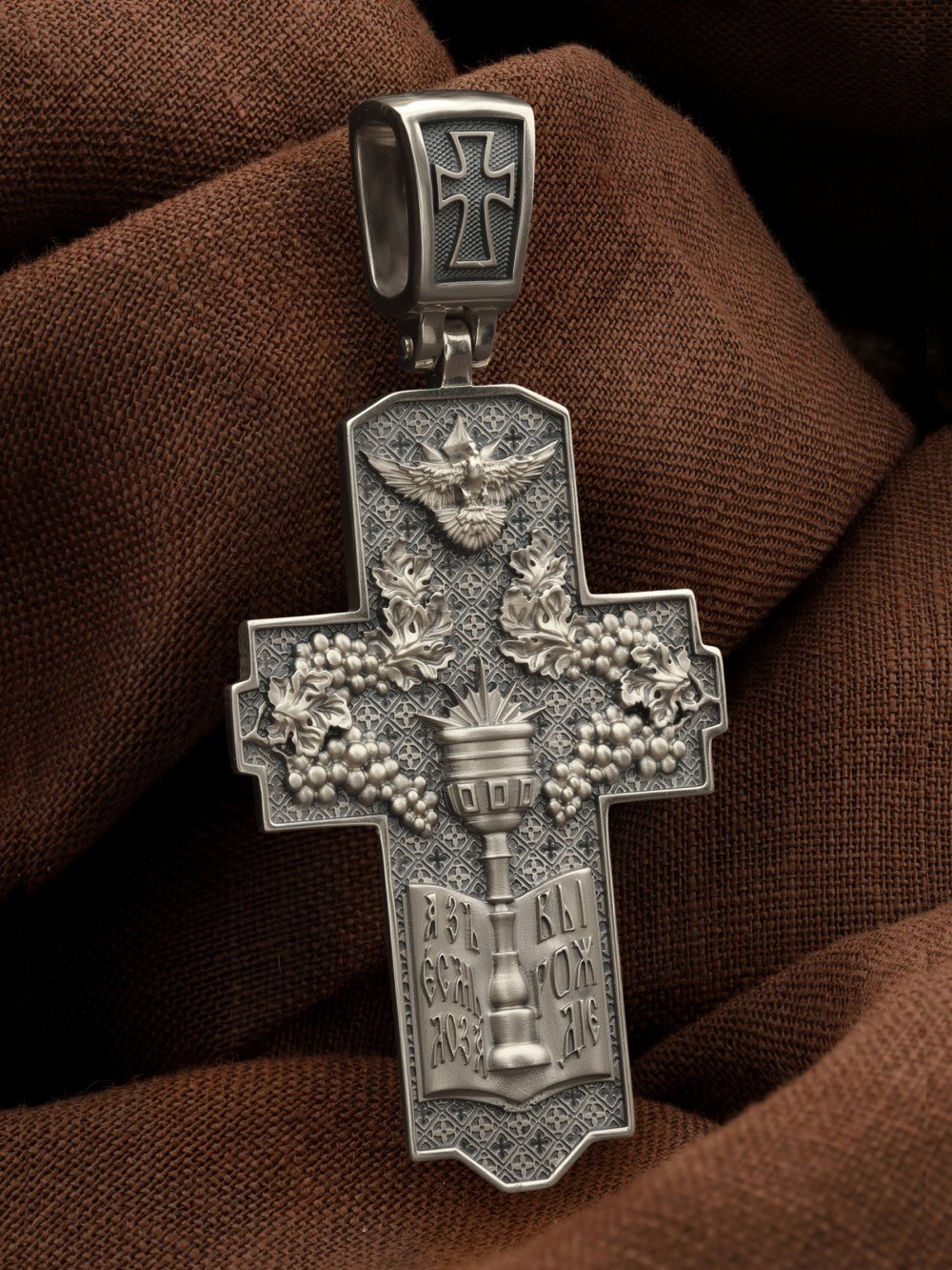 Крест из белого золота