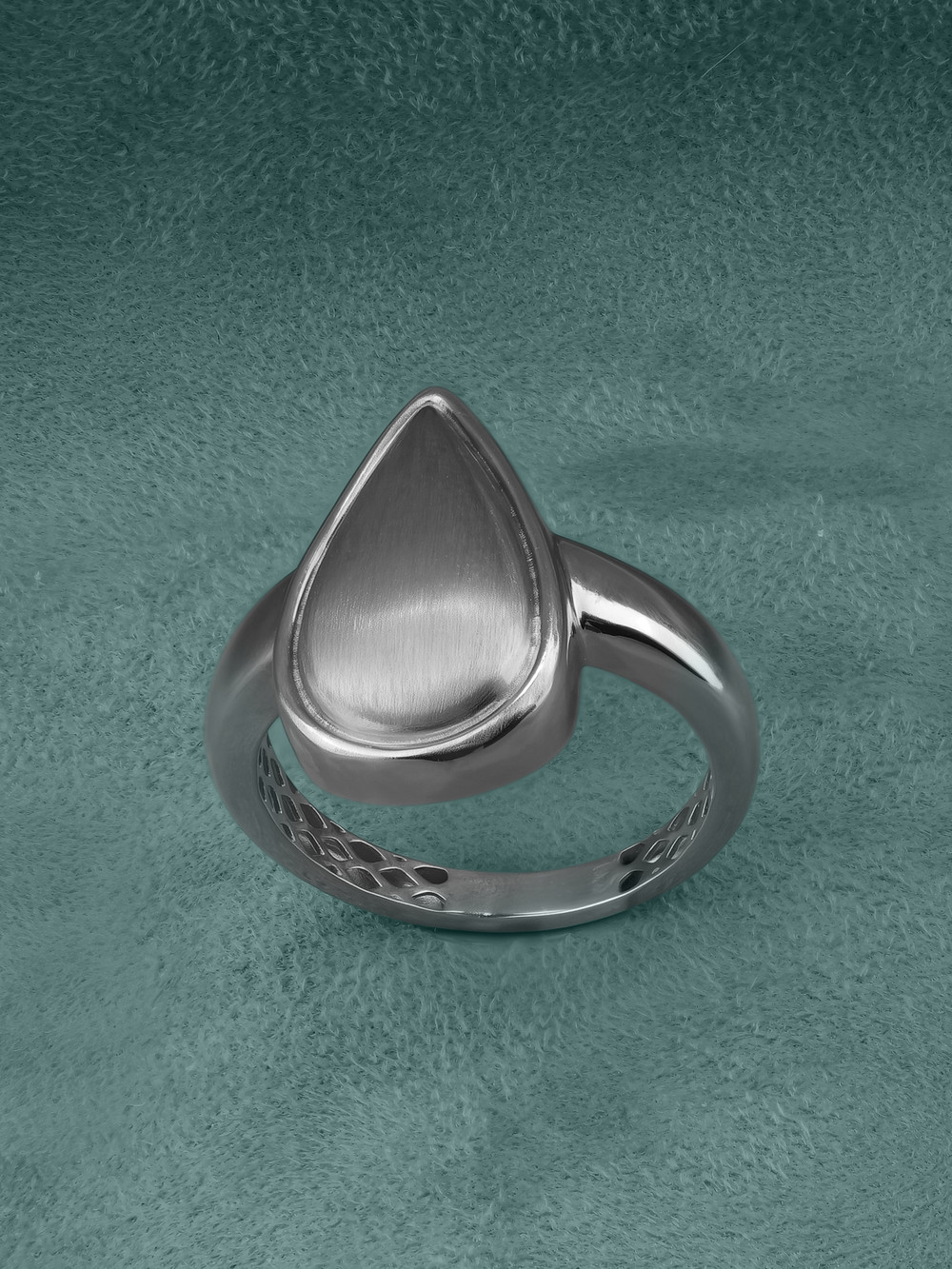 Кольцо из белого золота