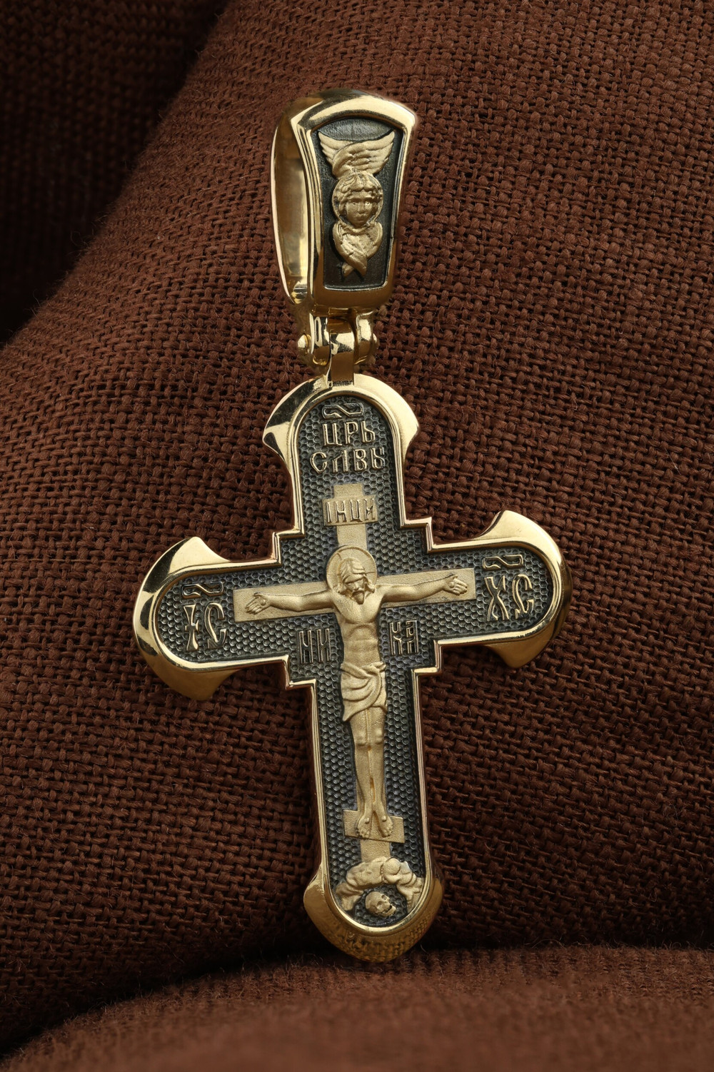 Крест из лимонного золота