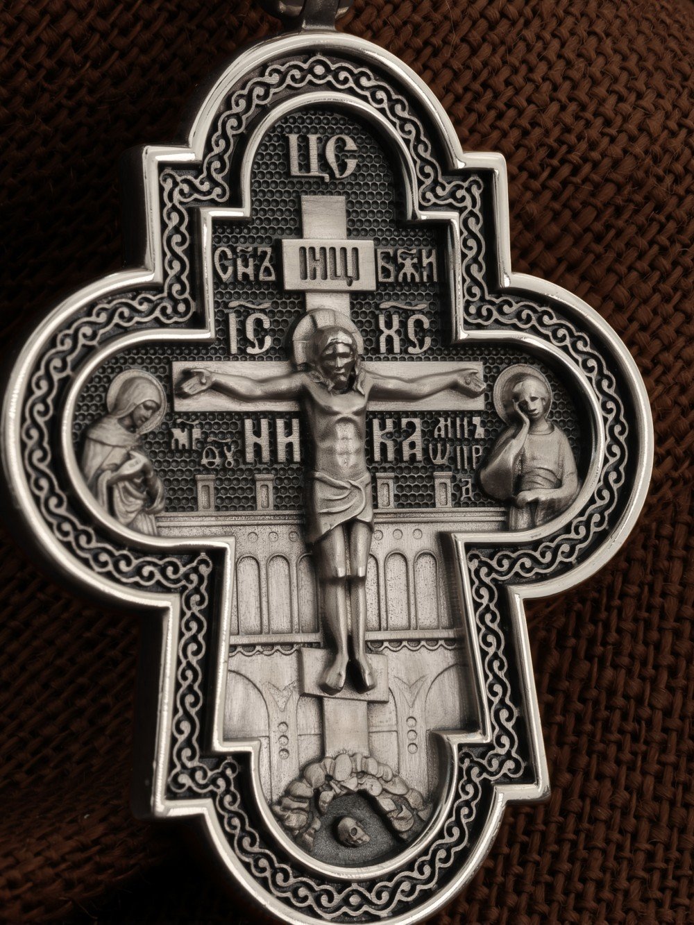 Крест из белого золота