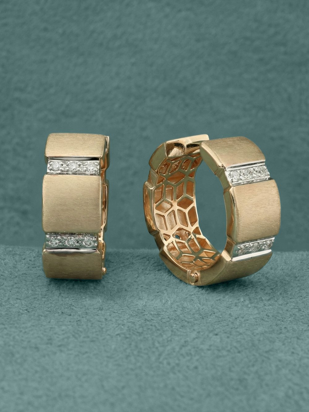 Серьги из золота c бриллиантами