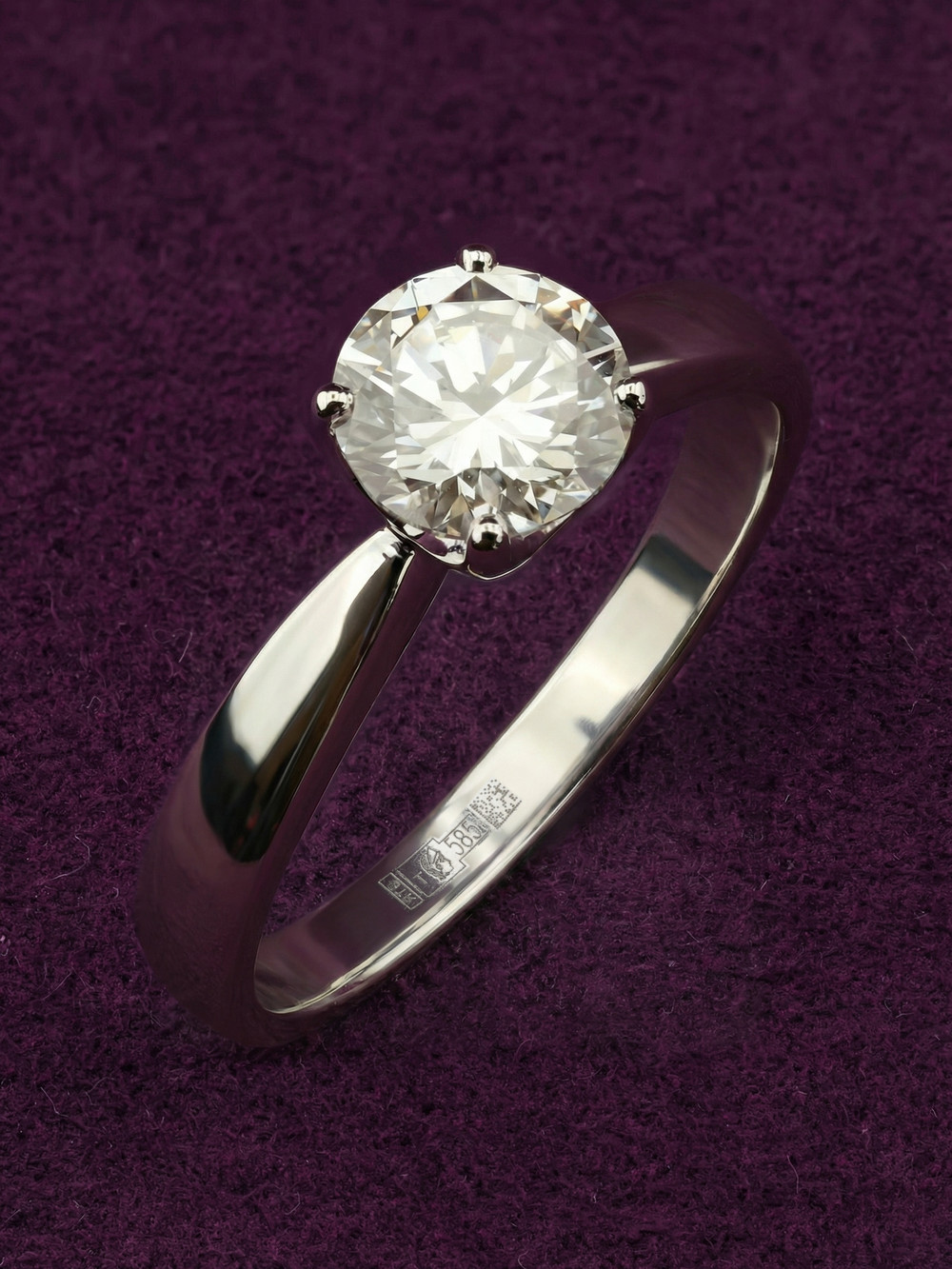 Кольцо из белого золота c бриллиантами