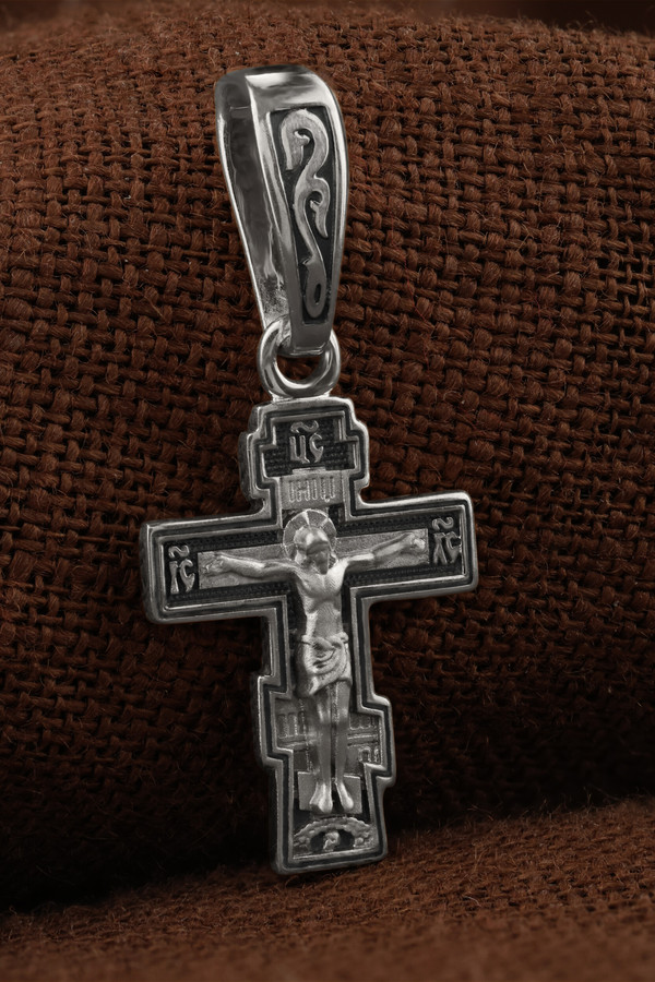 Крест из белого золота