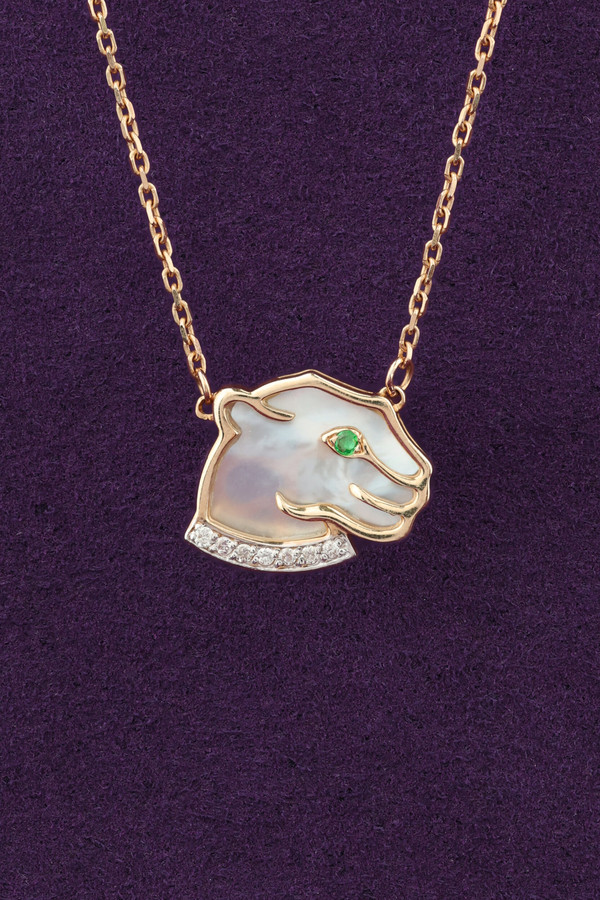 Колье из золота c бриллиантами, изумрудом и перламутром