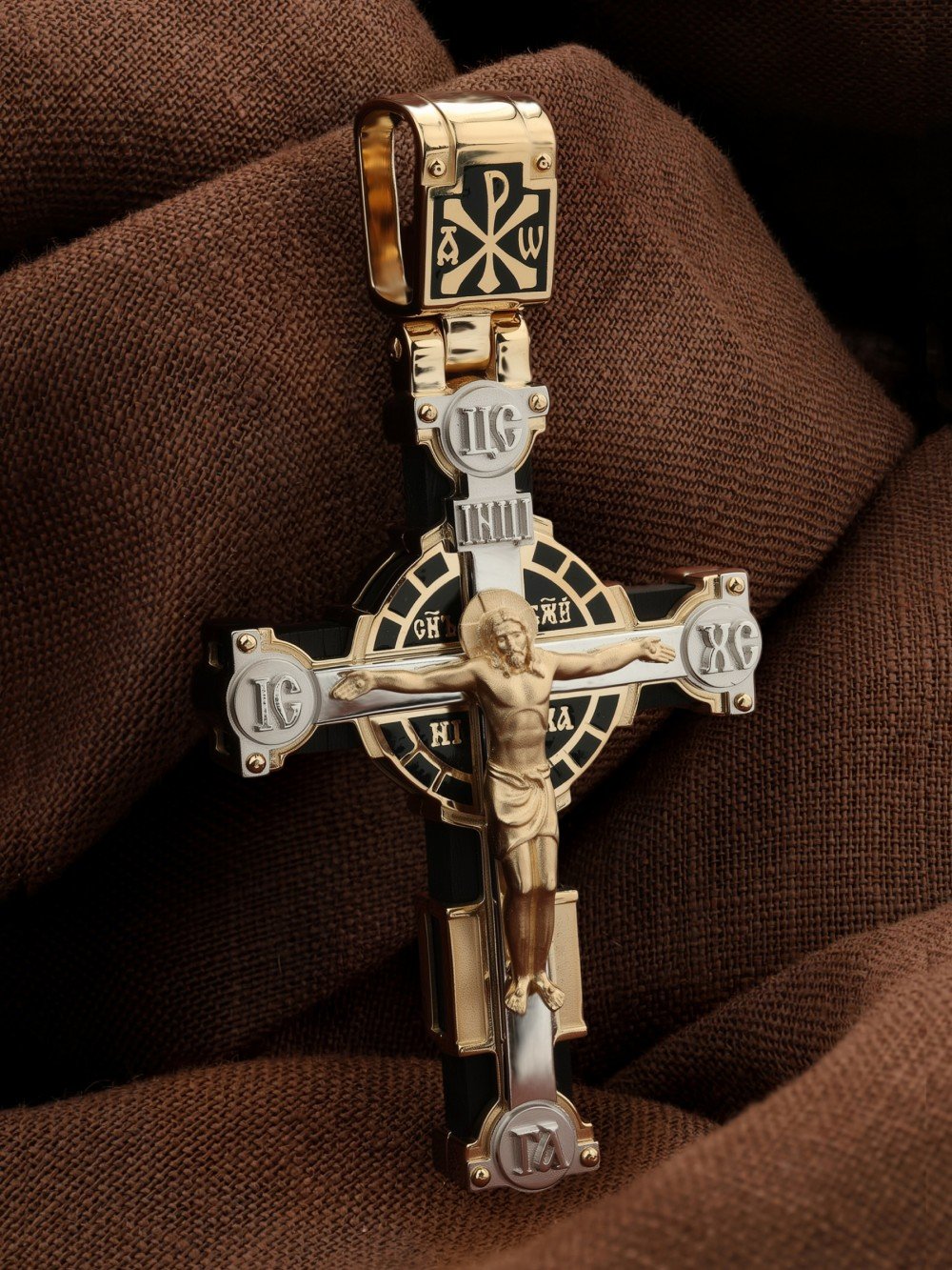 Крест из золота c эмаль и эбеновым деревом