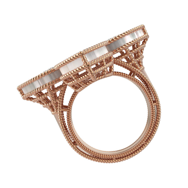 Кольцо из золота c бриллиантами и перламутром