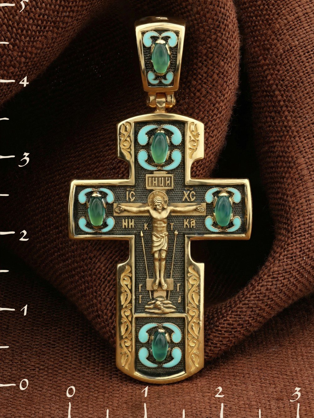 Крест из лимонного золота c эмалью и хризопразом