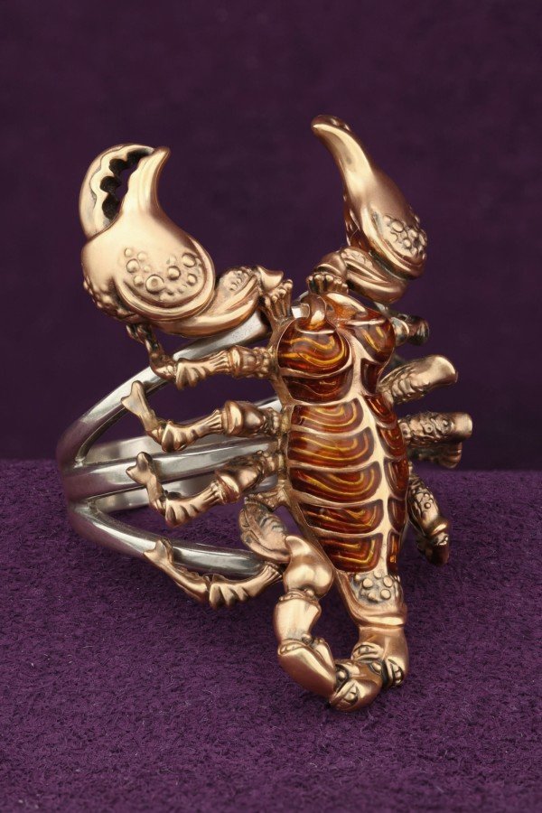 Кольцо из золота c эмаль